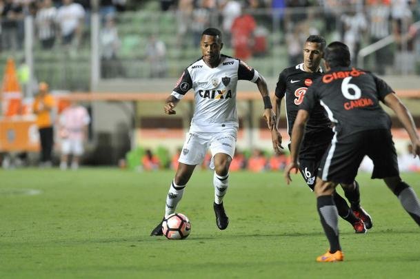 Imagens do duelo entre Atltico e Libertad-PAR, no Independncia, pela Copa Libertadores
