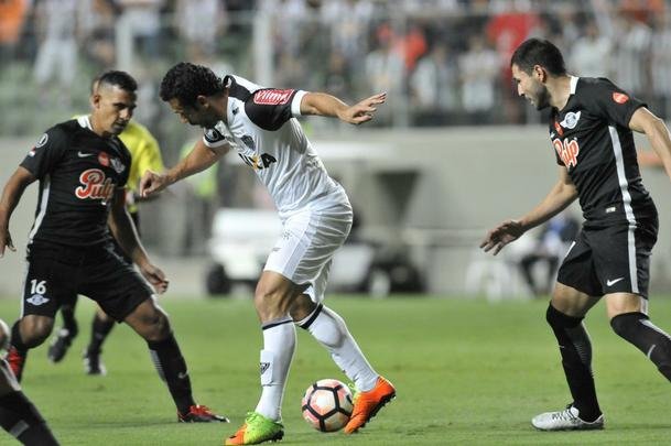 Imagens do duelo entre Atltico e Libertad-PAR, no Independncia, pela Copa Libertadores