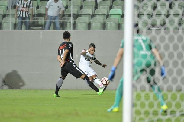 Imagens do duelo entre Atltico e Libertad-PAR, no Independncia, pela Copa Libertadores