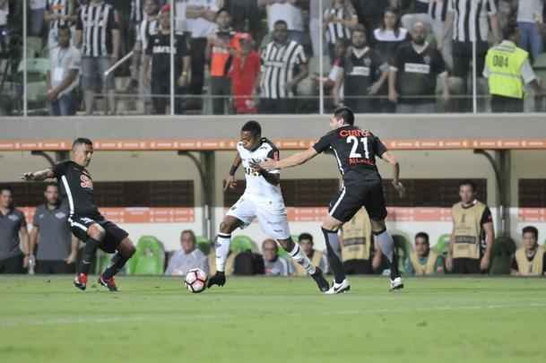 Imagens do duelo entre Atltico e Libertad-PAR, no Independncia, pela Copa Libertadores