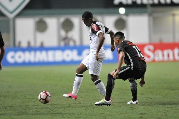 Imagens do duelo entre Atltico e Libertad-PAR, no Independncia, pela Copa Libertadores