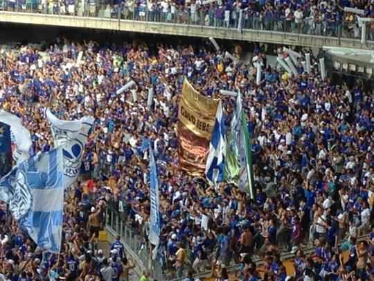 Capa do Estado de Minas, com manchete sobre rebaixamento do Atlético, em 2005, virou bandeira dos cruzeirenses