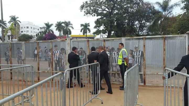 Torcedores do Atlético se concentraram no Mineirinho antes de chegar ao Gigante