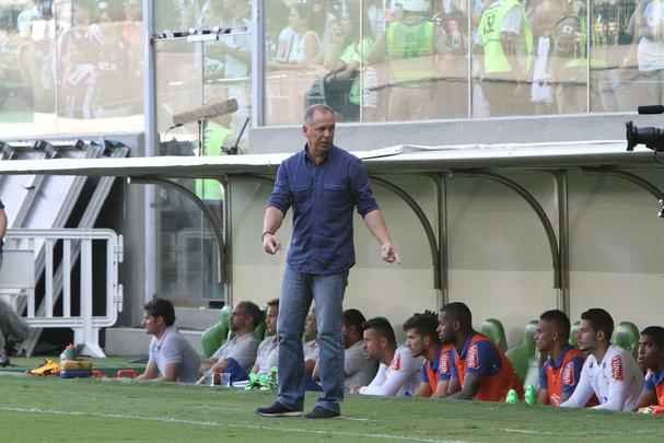 Imagens do primeiro tempo do clssico entre Atltico e Cruzeiro, no Independncia, pela final do Mineiro