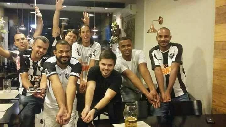 Campees mineiros, atleticanos tiram sarro de cruzeirenses na internet