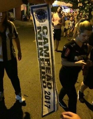 Campees mineiros, atleticanos tiram sarro de cruzeirenses na internet