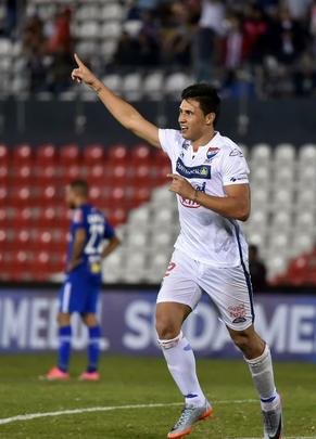 Imagens da partida entre Nacional e Cruzeiro, pela primeira fase da Copa Sul-Americana