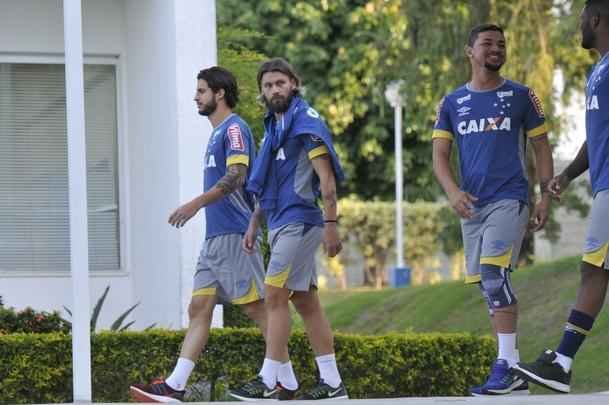 Mano Menezes testou novidades no Cruzeiro para enfrentar o So Paulo na estreia do Brasileiro