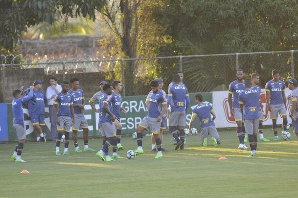 Mano Menezes testou novidades no Cruzeiro para enfrentar o So Paulo na estreia do Brasileiro