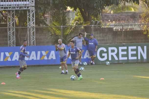 Mano Menezes testou novidades no Cruzeiro para enfrentar o So Paulo na estreia do Brasileiro