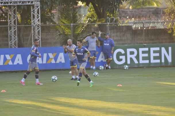 Mano Menezes testou novidades no Cruzeiro para enfrentar o So Paulo na estreia do Brasileiro