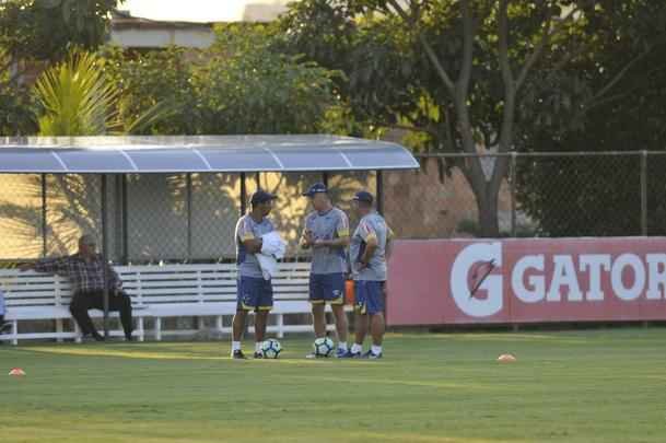 Mano Menezes testou novidades no Cruzeiro para enfrentar o So Paulo na estreia do Brasileiro