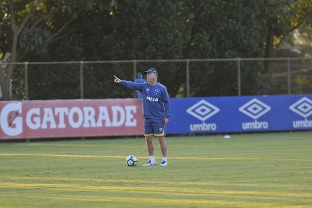 Mano Menezes testou novidades no Cruzeiro para enfrentar o So Paulo na estreia do Brasileiro