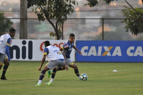 Mano Menezes testou novidades no Cruzeiro para enfrentar o So Paulo na estreia do Brasileiro