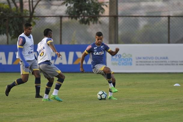 Mano Menezes testou novidades no Cruzeiro para enfrentar o So Paulo na estreia do Brasileiro