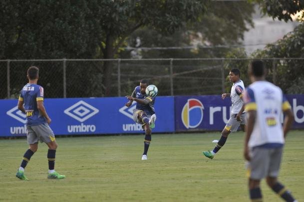 Mano Menezes testou novidades no Cruzeiro para enfrentar o So Paulo na estreia do Brasileiro