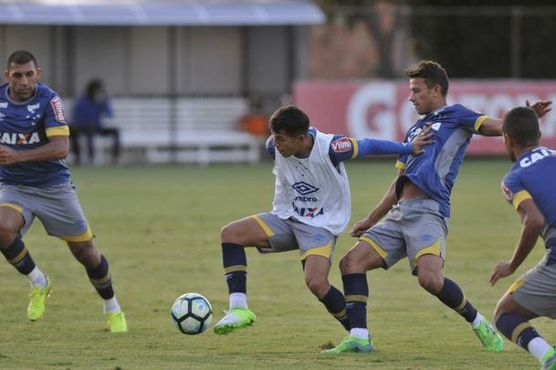 Mano Menezes testou novidades no Cruzeiro para enfrentar o So Paulo na estreia do Brasileiro