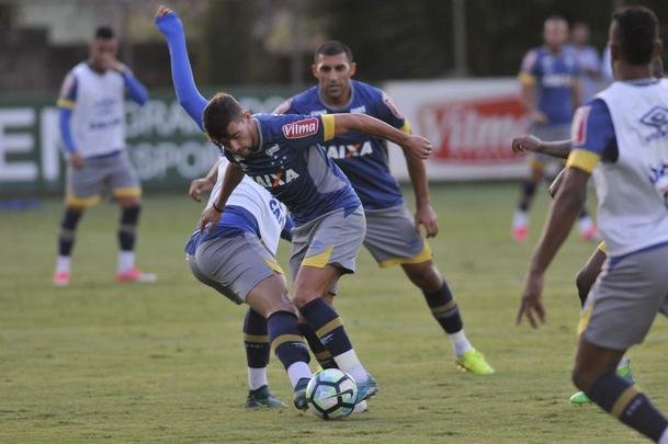Mano Menezes testou novidades no Cruzeiro para enfrentar o So Paulo na estreia do Brasileiro