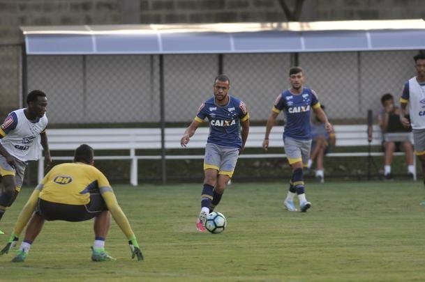 Mano Menezes testou novidades no Cruzeiro para enfrentar o So Paulo na estreia do Brasileiro