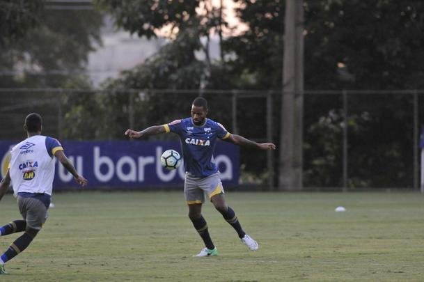 Mano Menezes testou novidades no Cruzeiro para enfrentar o So Paulo na estreia do Brasileiro