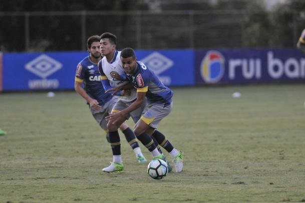 Mano Menezes testou novidades no Cruzeiro para enfrentar o So Paulo na estreia do Brasileiro