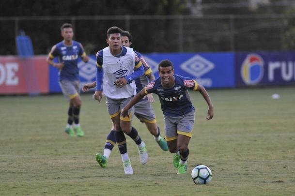 Mano Menezes testou novidades no Cruzeiro para enfrentar o So Paulo na estreia do Brasileiro