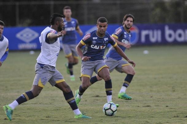 Mano Menezes testou novidades no Cruzeiro para enfrentar o So Paulo na estreia do Brasileiro