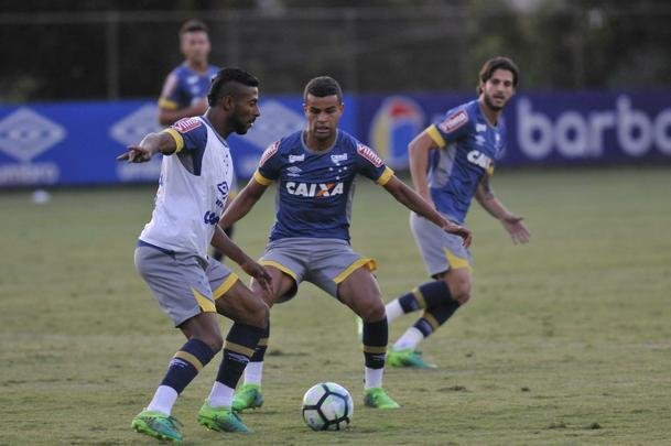 Mano Menezes testou novidades no Cruzeiro para enfrentar o So Paulo na estreia do Brasileiro