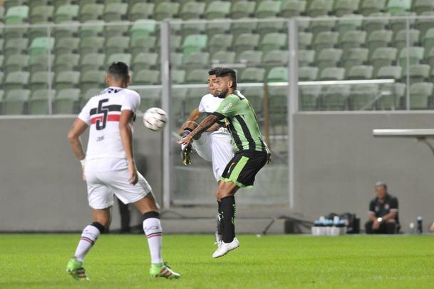 Amrica e Santa Cruz se enfrentaram, no Independncia, pela 9 rodada da Srie B do Brasileiro