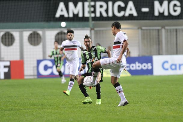 Amrica e Santa Cruz se enfrentaram, no Independncia, pela 9 rodada da Srie B do Brasileiro