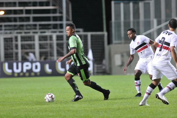 Amrica e Santa Cruz se enfrentaram, no Independncia, pela 9 rodada da Srie B do Brasileiro