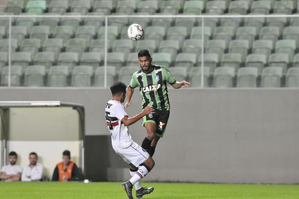 Amrica e Santa Cruz se enfrentaram, no Independncia, pela 9 rodada da Srie B do Brasileiro