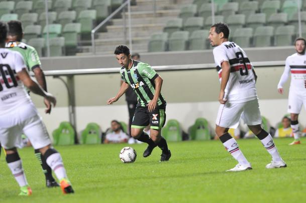 Amrica e Santa Cruz se enfrentaram, no Independncia, pela 9 rodada da Srie B do Brasileiro