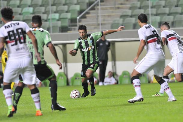 Amrica e Santa Cruz se enfrentaram, no Independncia, pela 9 rodada da Srie B do Brasileiro