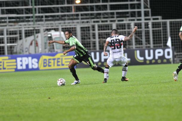 Amrica e Santa Cruz se enfrentaram, no Independncia, pela 9 rodada da Srie B do Brasileiro