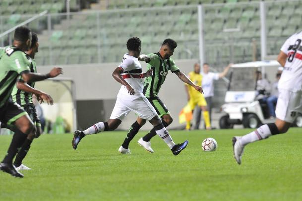 Amrica e Santa Cruz se enfrentaram, no Independncia, pela 9 rodada da Srie B do Brasileiro