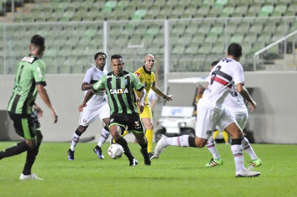 Amrica e Santa Cruz se enfrentaram, no Independncia, pela 9 rodada da Srie B do Brasileiro