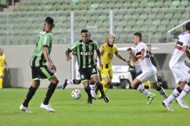Amrica e Santa Cruz se enfrentaram, no Independncia, pela 9 rodada da Srie B do Brasileiro