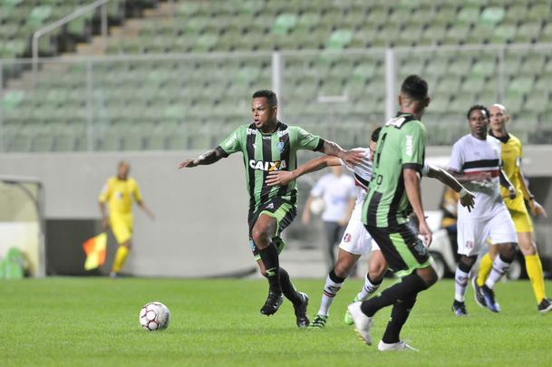 Amrica e Santa Cruz se enfrentaram, no Independncia, pela 9 rodada da Srie B do Brasileiro