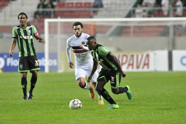 Amrica e Santa Cruz se enfrentaram, no Independncia, pela 9 rodada da Srie B do Brasileiro