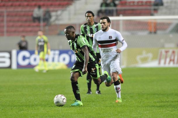 Amrica e Santa Cruz se enfrentaram, no Independncia, pela 9 rodada da Srie B do Brasileiro