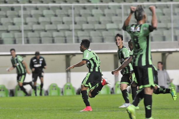 Amrica e Santa Cruz se enfrentaram, no Independncia, pela 9 rodada da Srie B do Brasileiro