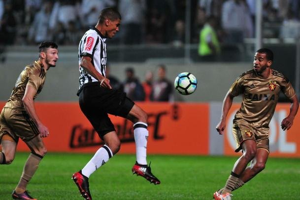 Atltico e Sport se enfrentaram, no Independncia, pela nona rodada do Campeonato Brasileiro