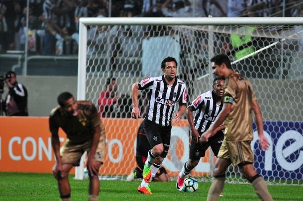 Atltico e Sport se enfrentaram, no Independncia, pela nona rodada do Campeonato Brasileiro