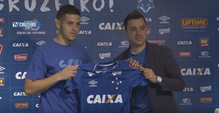 MESSIDORO - Envolvido em negociao que levou Ramn bila ao Boca Juniors (ele acabou emprestado pelo clube xeneize ao Huracn), Messidoro assinou contrato com o Cruzeiro em 20 de julho, mas s estreou com a camisa celeste em 3 de setembro, em jogo diante do Londrina, pela esquecida Primeira Liga. O meia disputou quatro jogos e no marcou gols.