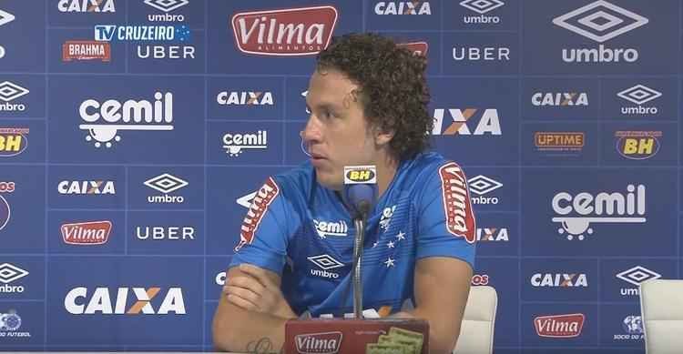 RAFAEL GALHARDO - Anunciado em 22 de julho, Rafael Galhardo foi contratado enquanto ainda se recuperava de cirurgia no joelho. Finalizou o tratamento com os mdicos do Cruzeiro, na Toca da Raposa II, e estreou sob o comando de Mano Menezes no empate por 2 a 2 com o Ava, no Mineiro, em 15 de novembro. Como assinou apenas at o fim desta temporada, ele no tem permanncia definida a partir de janeiro.