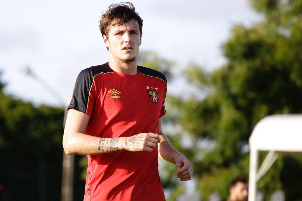 Iago Maidana - O zagueiro de 24 anos est emprestado ao Sport at o fim do Campeonato Brasileiro. Nesta temporada, disputou 35 jogos pelo clube pernambucano e marcou seis gols.