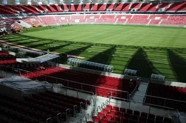 O Beira-Rio, em Porto Alegre, foi inaugurado em 20 de janeiro de 2014, tem capacidade para 51.300 espectadores e receber cinco jogos da Copa do Mundo