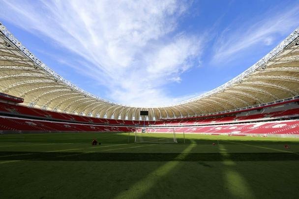 O Beira-Rio, em Porto Alegre, foi inaugurado em 20 de janeiro de 2014, tem capacidade para 51.300 espectadores, e receber cinco jogos da Copa do Mundo