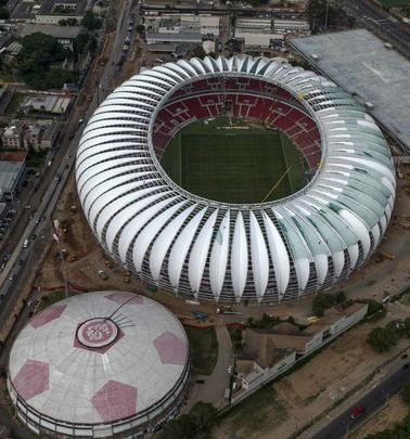 O Beira-Rio, em Porto Alegre, foi inaugurado em 20 de janeiro de 2014, tem capacidade para 51.300 espectadores, e receber cinco jogos da Copa do Mundo